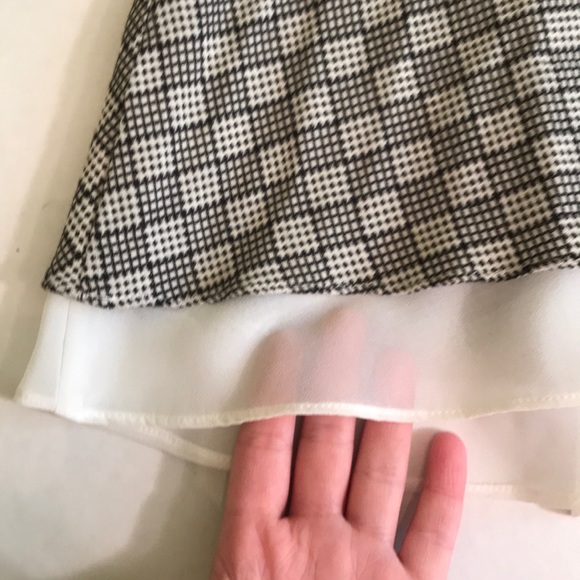 Black & White Contrast Pattern Top - Picture 6 of 7